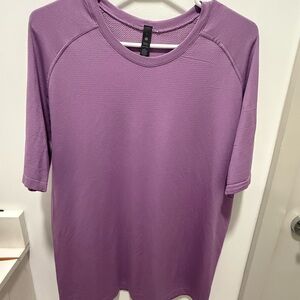 Lululemon men’s active shirt. Purple size Large/L.